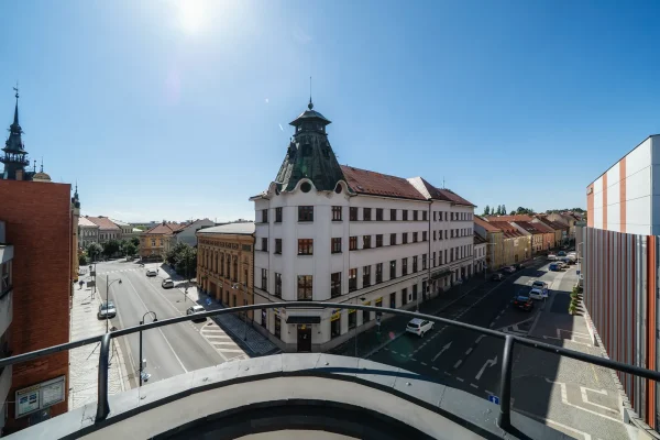penzion-homer-slany-ubytovani-levne-nedaleko-prahy-noir-hotels-dvouluzkovy-pokoj-s-terasou